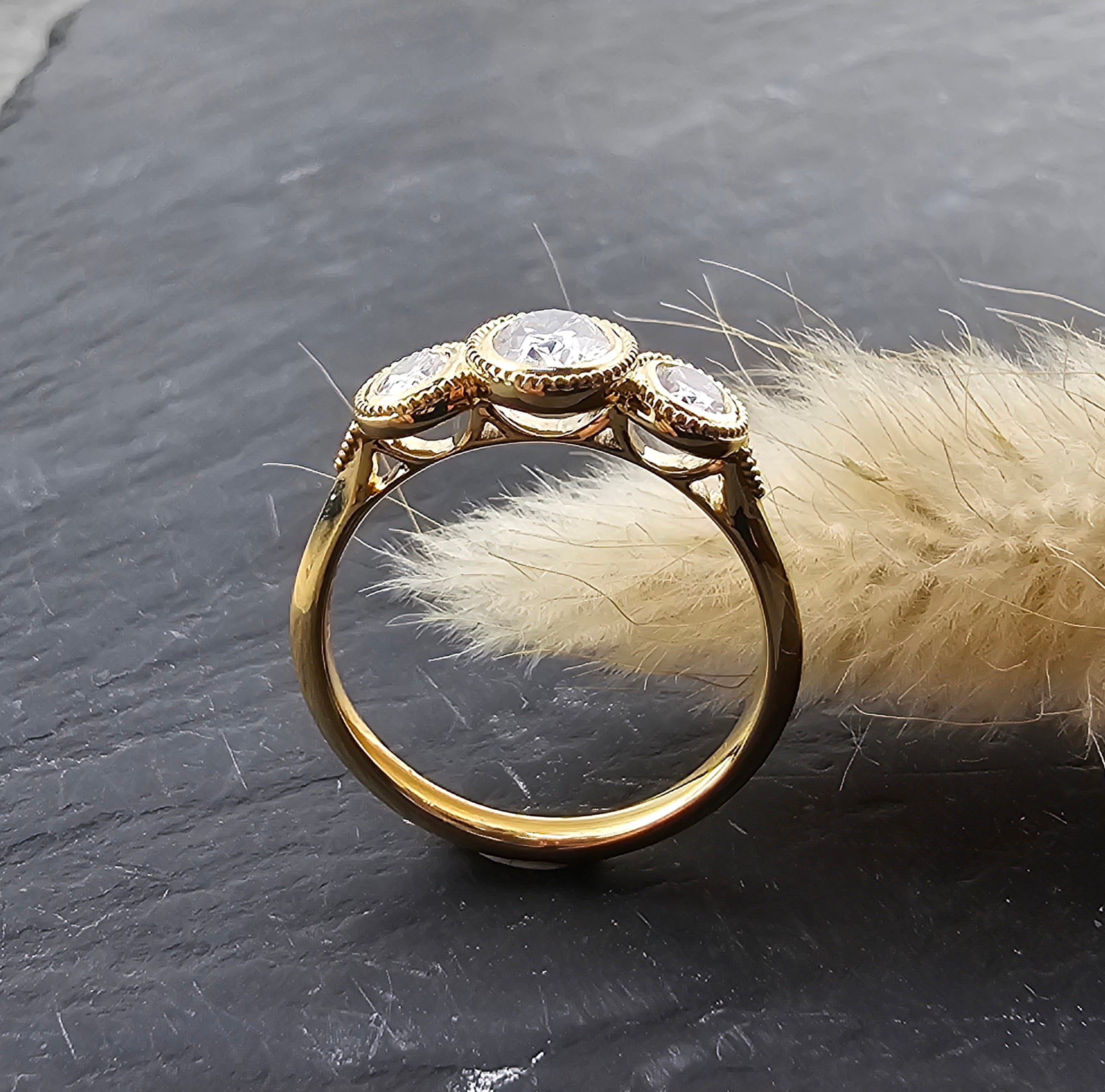 Vintage style trilogy ring