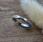 Diamond set kiss style band