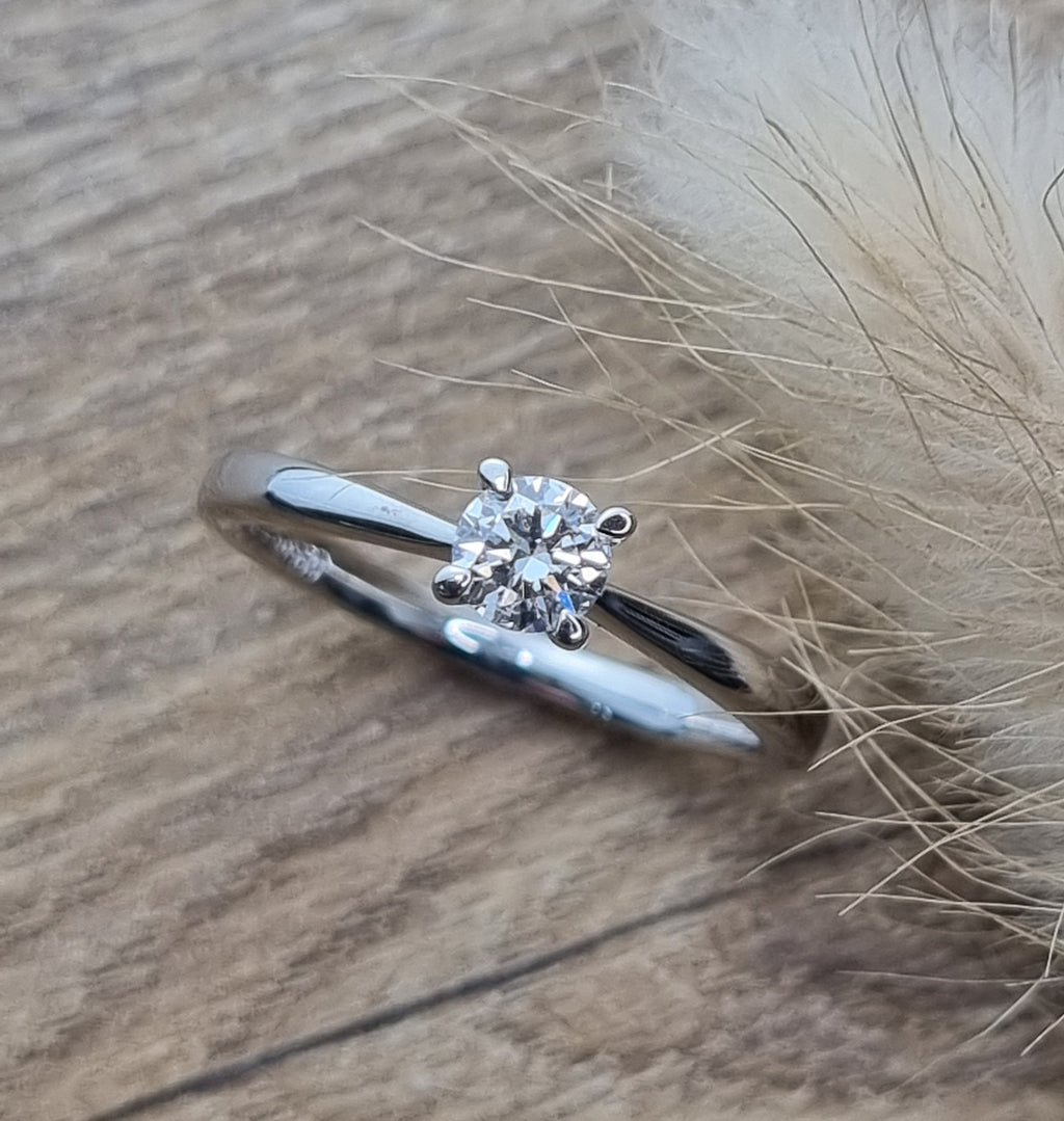 Round diamond solitaire engagement ring