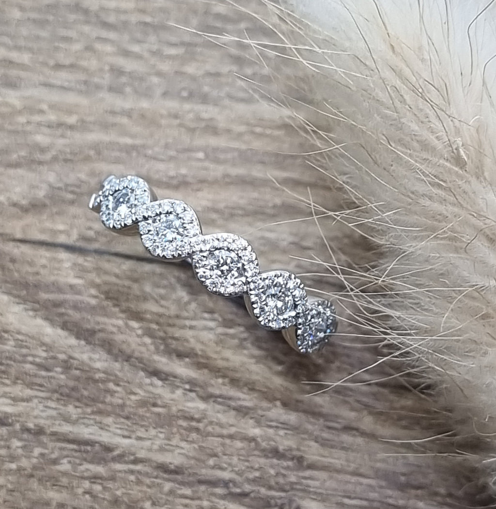 Diamond wave dress ring