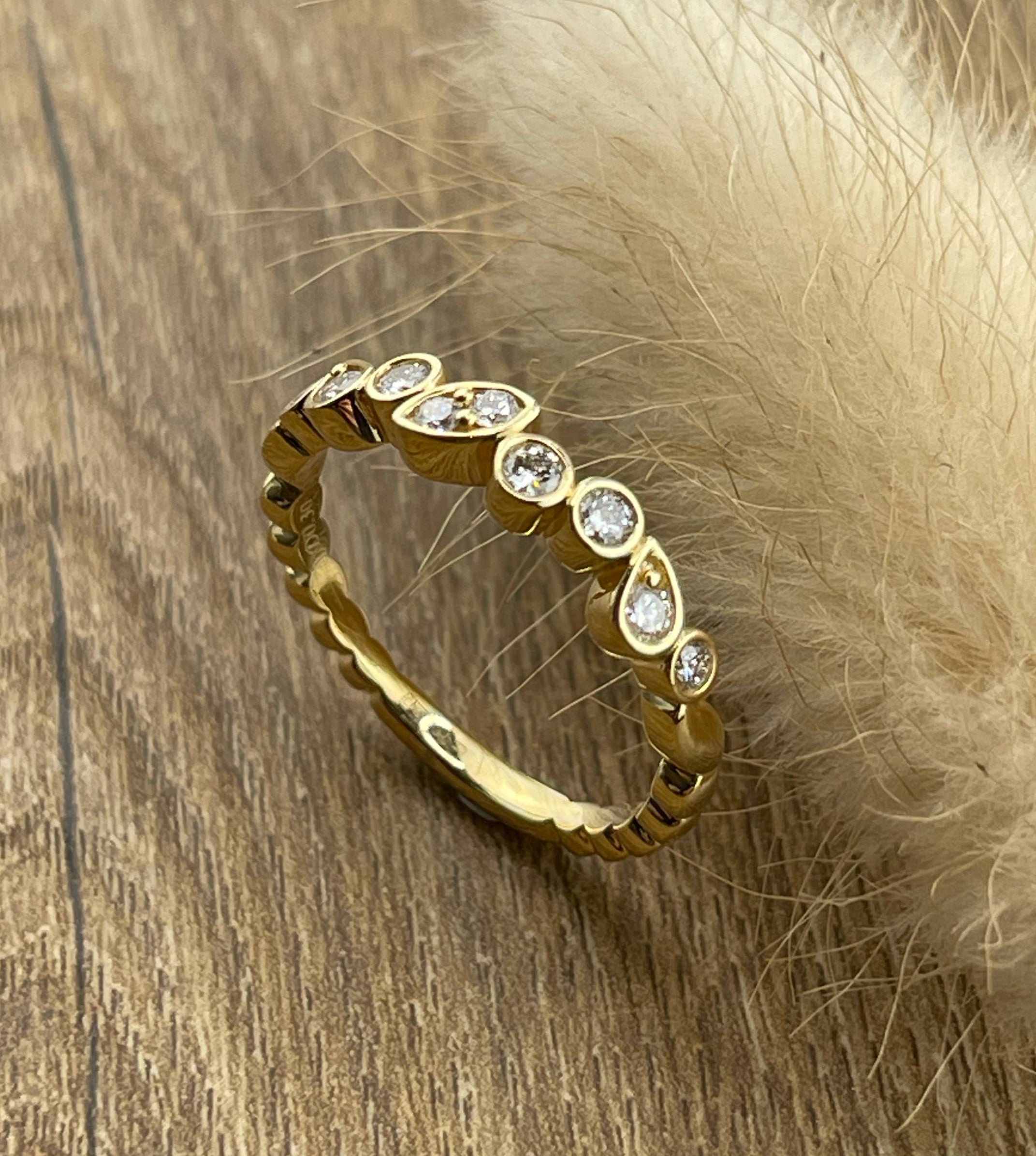 Diamond scatter ring