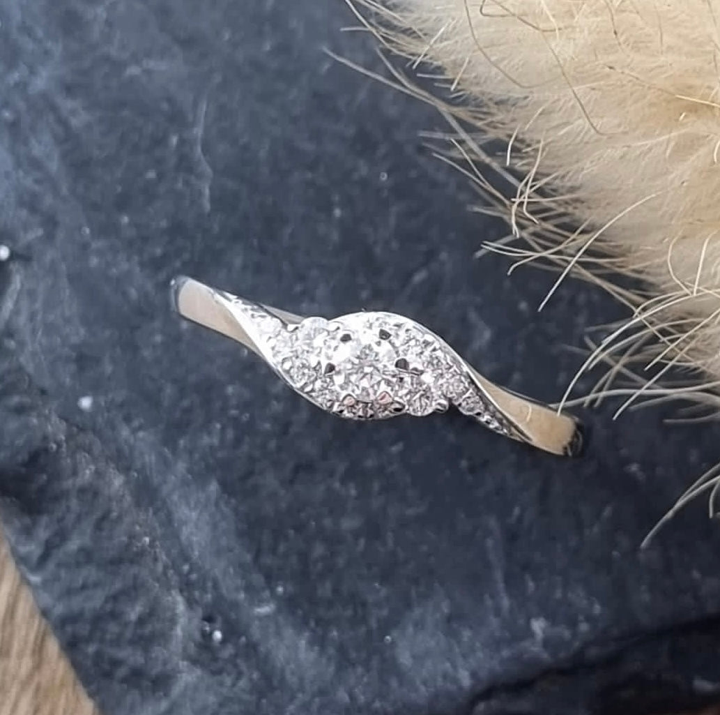 Diamond three stone twist