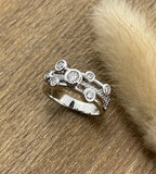 Diamond bubble ring with diamond strand