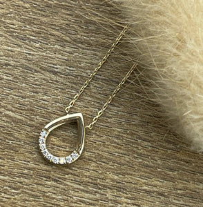 Open teardrop diamond pendant