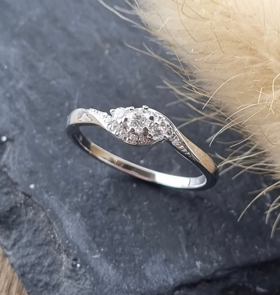Diamond three stone twist